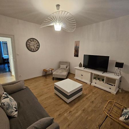 Le 189 : Superbe Triplex Centre بوتون المظهر الخارجي الصورة